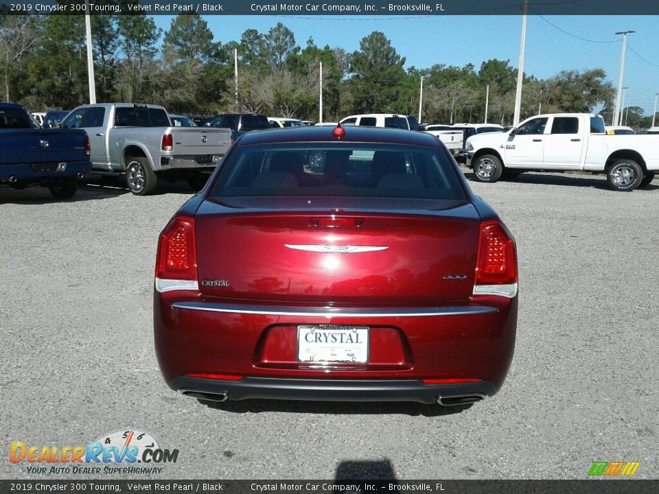 2019 Chrysler 300 Touring Velvet Red Pearl / Black Photo #4