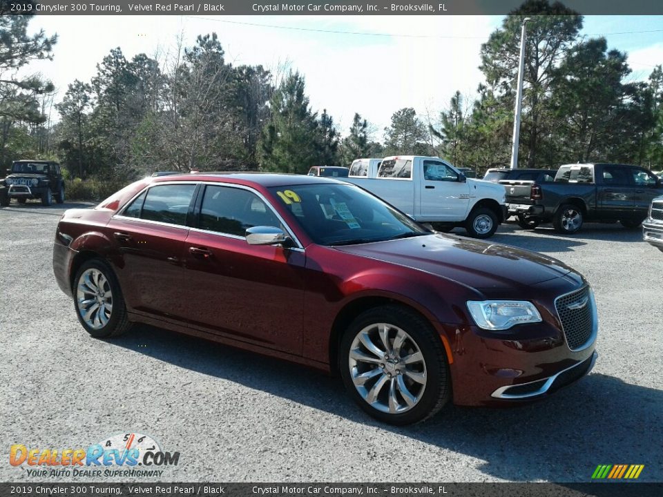 2019 Chrysler 300 Touring Velvet Red Pearl / Black Photo #7