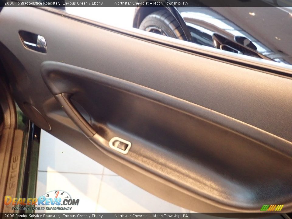 2006 Pontiac Solstice Roadster Envious Green / Ebony Photo #17