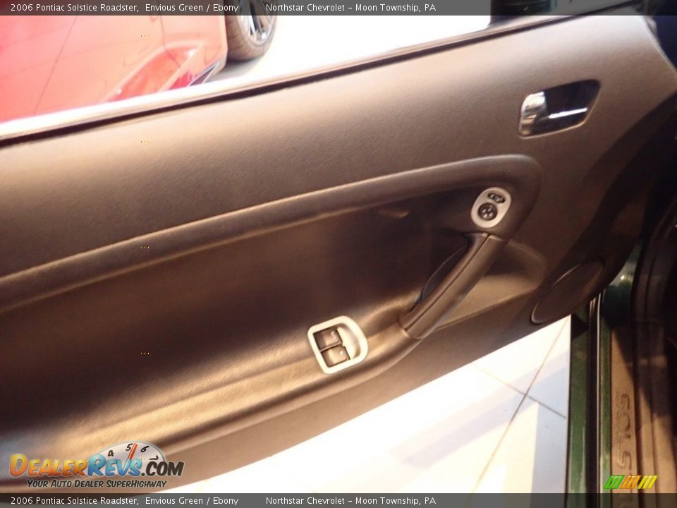 2006 Pontiac Solstice Roadster Envious Green / Ebony Photo #20