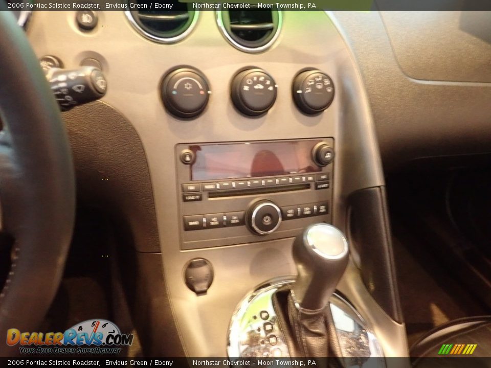 2006 Pontiac Solstice Roadster Envious Green / Ebony Photo #23