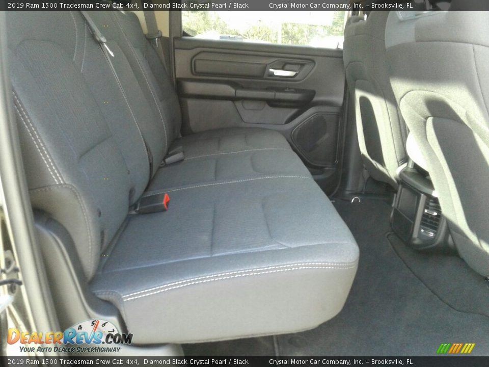 2019 Ram 1500 Tradesman Crew Cab 4x4 Diamond Black Crystal Pearl / Black Photo #11