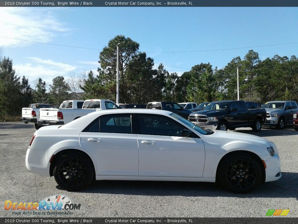 2019 Chrysler 300 Touring Bright White / Black Photo #6