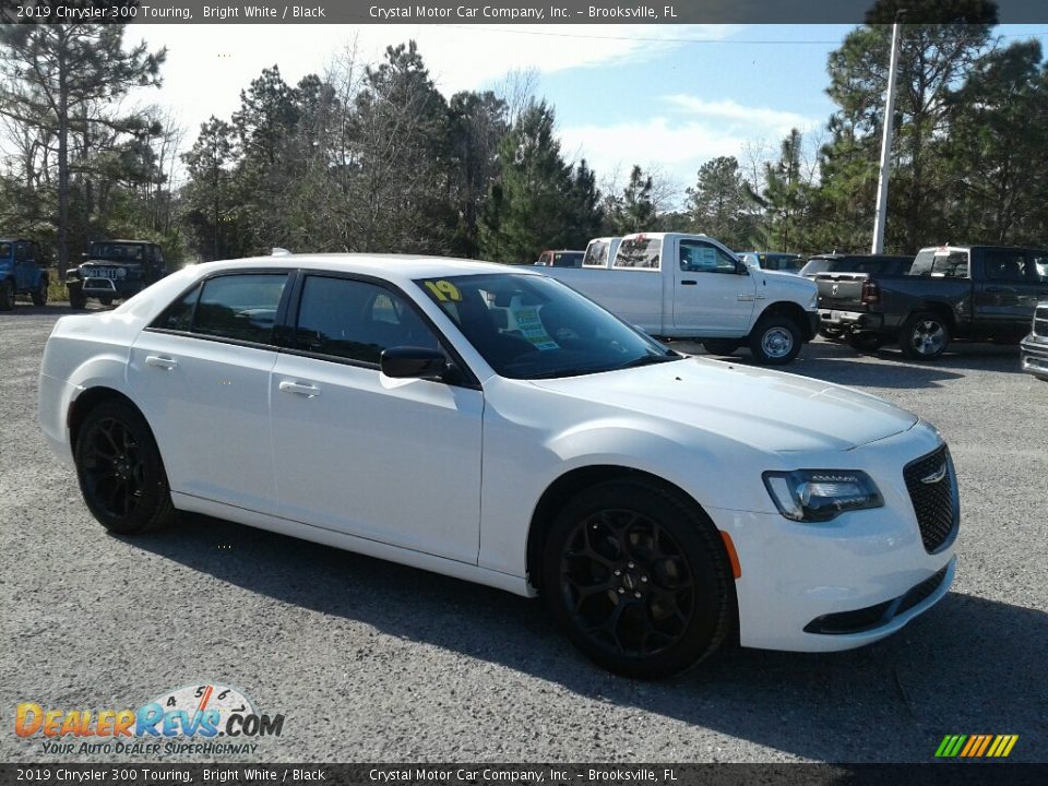 2019 Chrysler 300 Touring Bright White / Black Photo #7