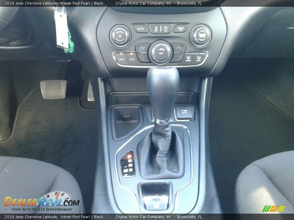 2019 Jeep Cherokee Latitude Velvet Red Pearl / Black Photo #16