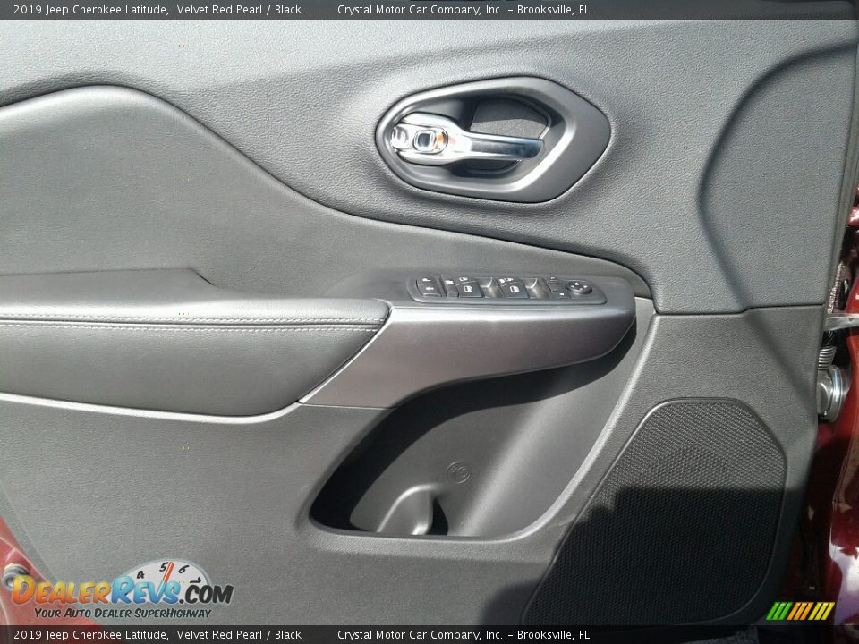 2019 Jeep Cherokee Latitude Velvet Red Pearl / Black Photo #17