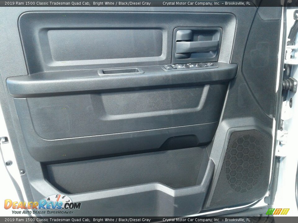 2019 Ram 1500 Classic Tradesman Quad Cab Bright White / Black/Diesel Gray Photo #17
