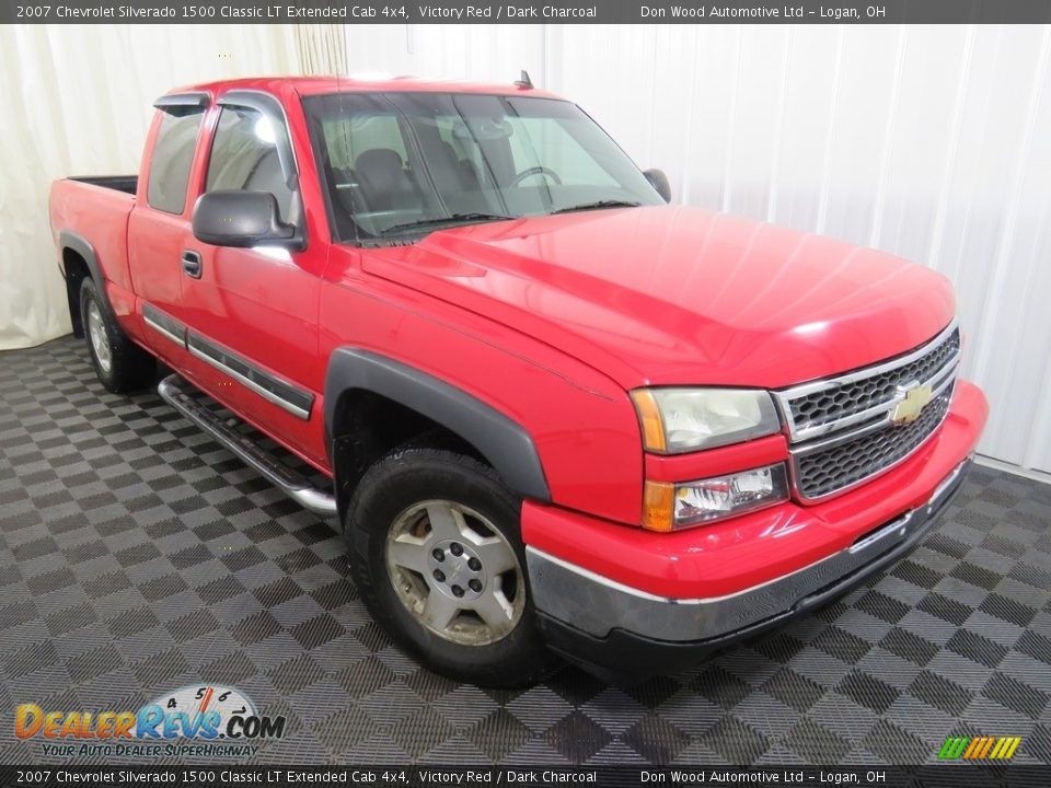 2007 Chevrolet Silverado 1500 Classic LT Extended Cab 4x4 Victory Red / Dark Charcoal Photo #3
