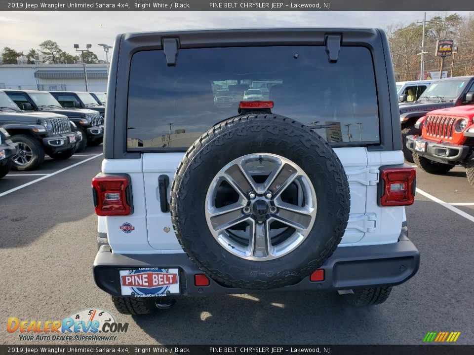 2019 Jeep Wrangler Unlimited Sahara 4x4 Bright White / Black Photo #5