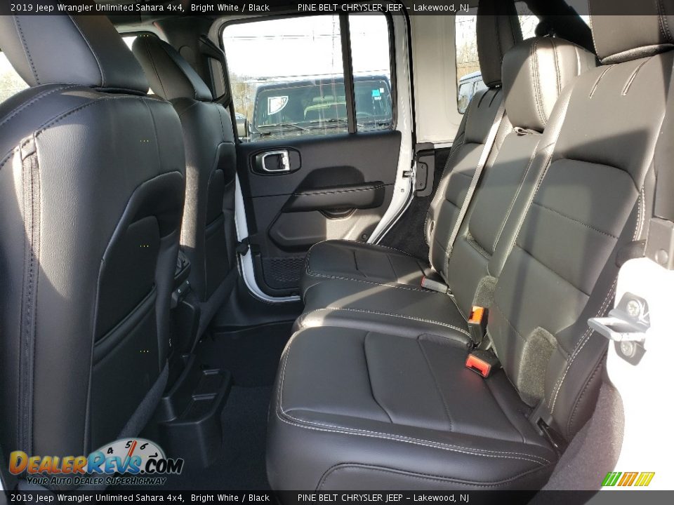 2019 Jeep Wrangler Unlimited Sahara 4x4 Bright White / Black Photo #6