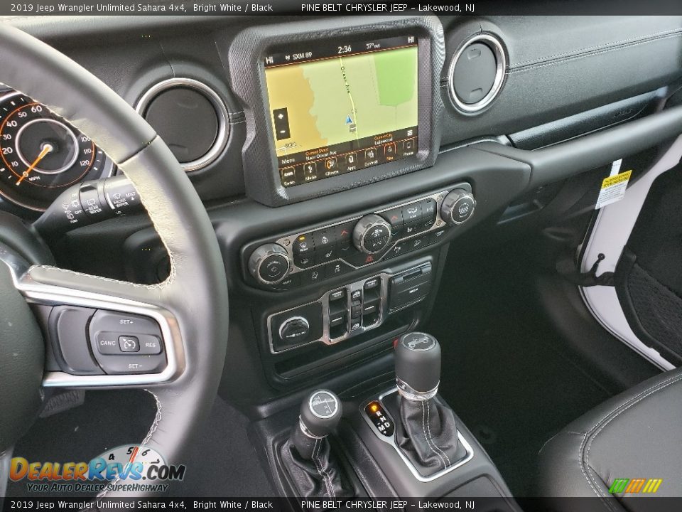 2019 Jeep Wrangler Unlimited Sahara 4x4 Bright White / Black Photo #10