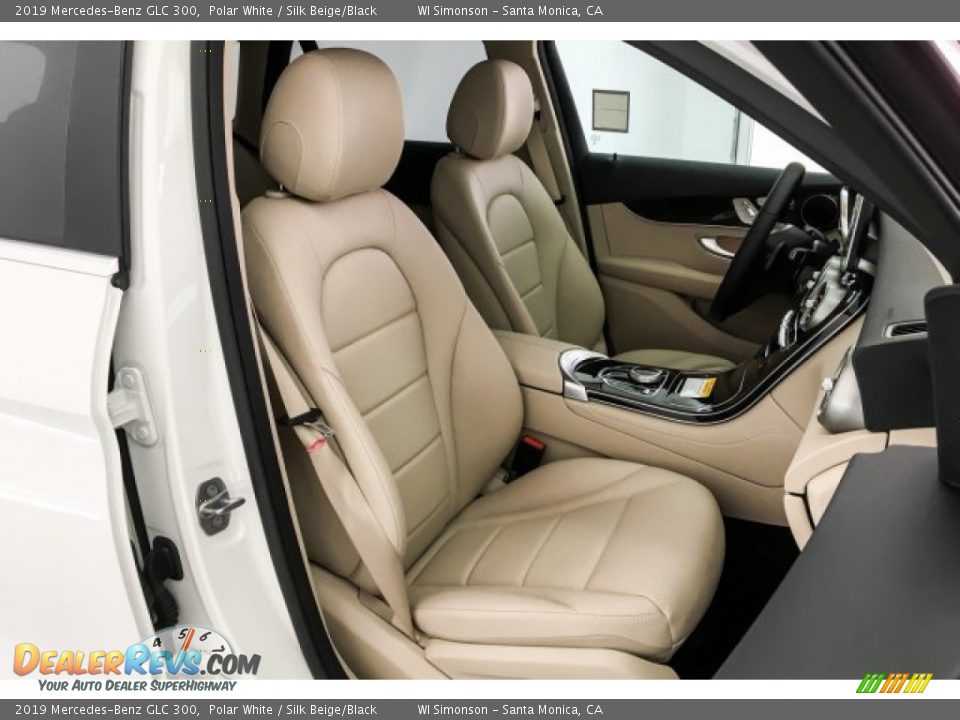 2019 Mercedes-Benz GLC 300 Polar White / Silk Beige/Black Photo #5