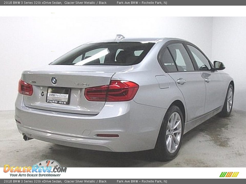 2018 BMW 3 Series 320i xDrive Sedan Glacier Silver Metallic / Black Photo #3