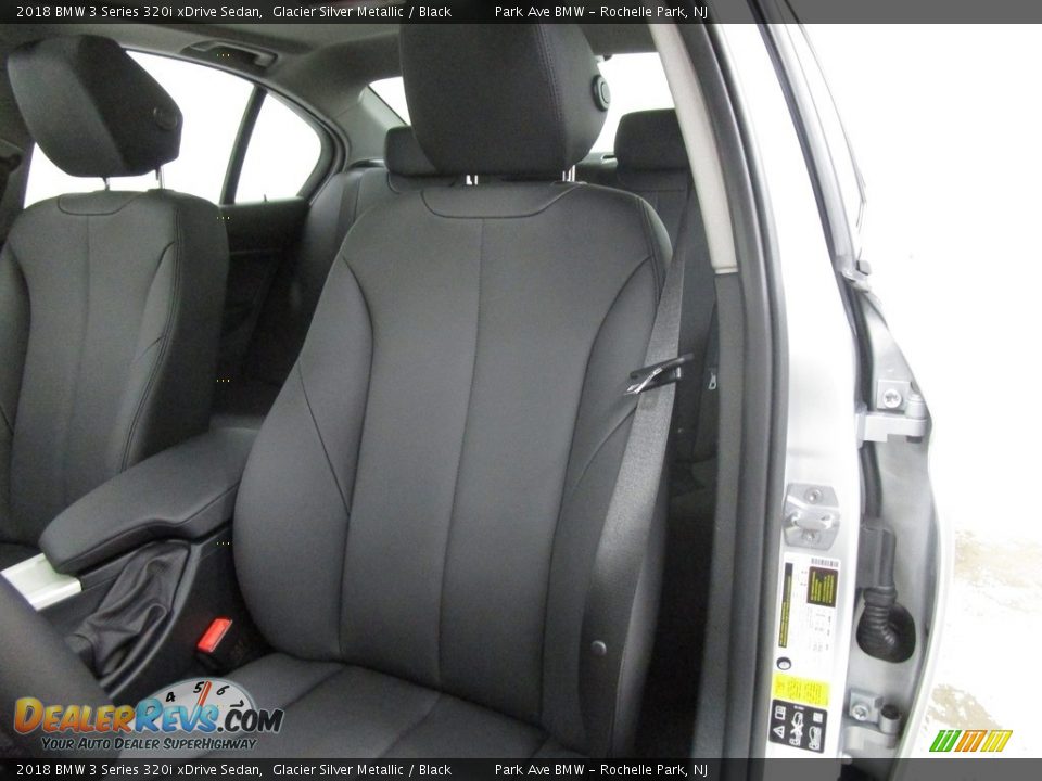 2018 BMW 3 Series 320i xDrive Sedan Glacier Silver Metallic / Black Photo #7