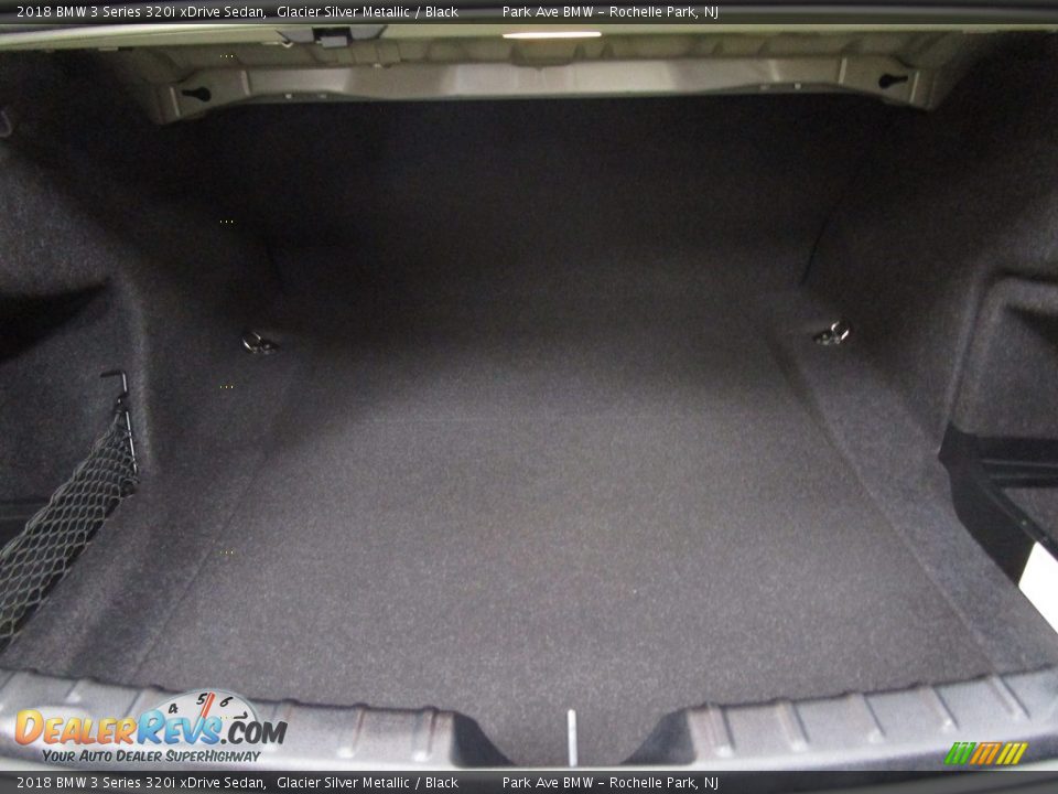 2018 BMW 3 Series 320i xDrive Sedan Glacier Silver Metallic / Black Photo #19