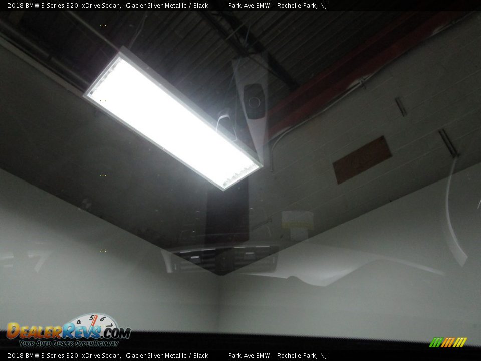 2018 BMW 3 Series 320i xDrive Sedan Glacier Silver Metallic / Black Photo #20