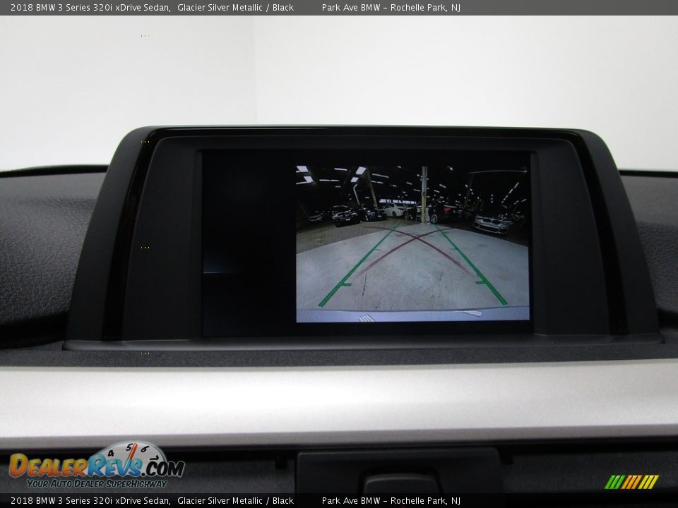 2018 BMW 3 Series 320i xDrive Sedan Glacier Silver Metallic / Black Photo #25