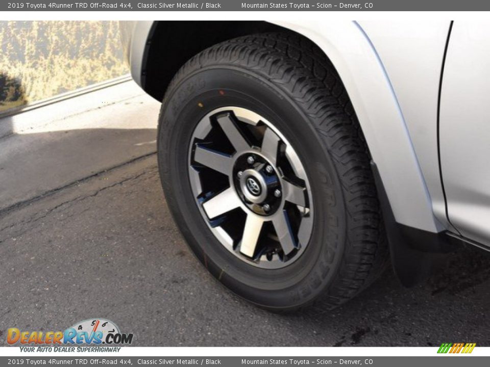 2019 Toyota 4Runner TRD Off-Road 4x4 Classic Silver Metallic / Black Photo #33