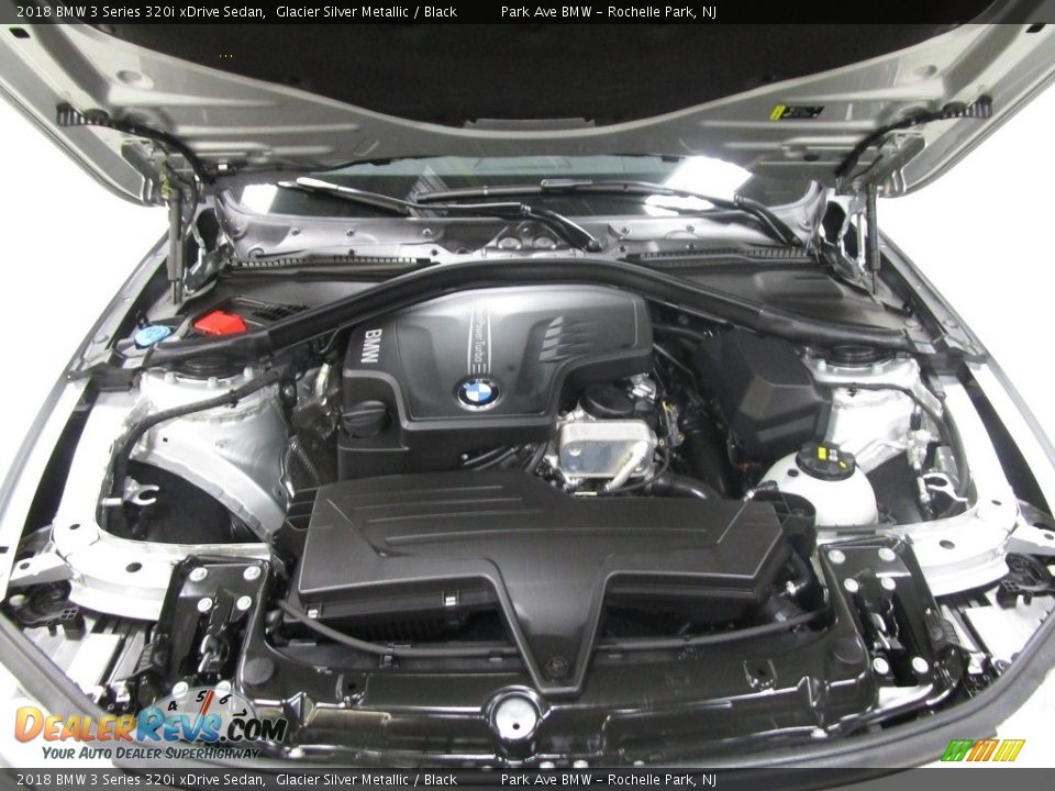 2018 BMW 3 Series 320i xDrive Sedan Glacier Silver Metallic / Black Photo #28