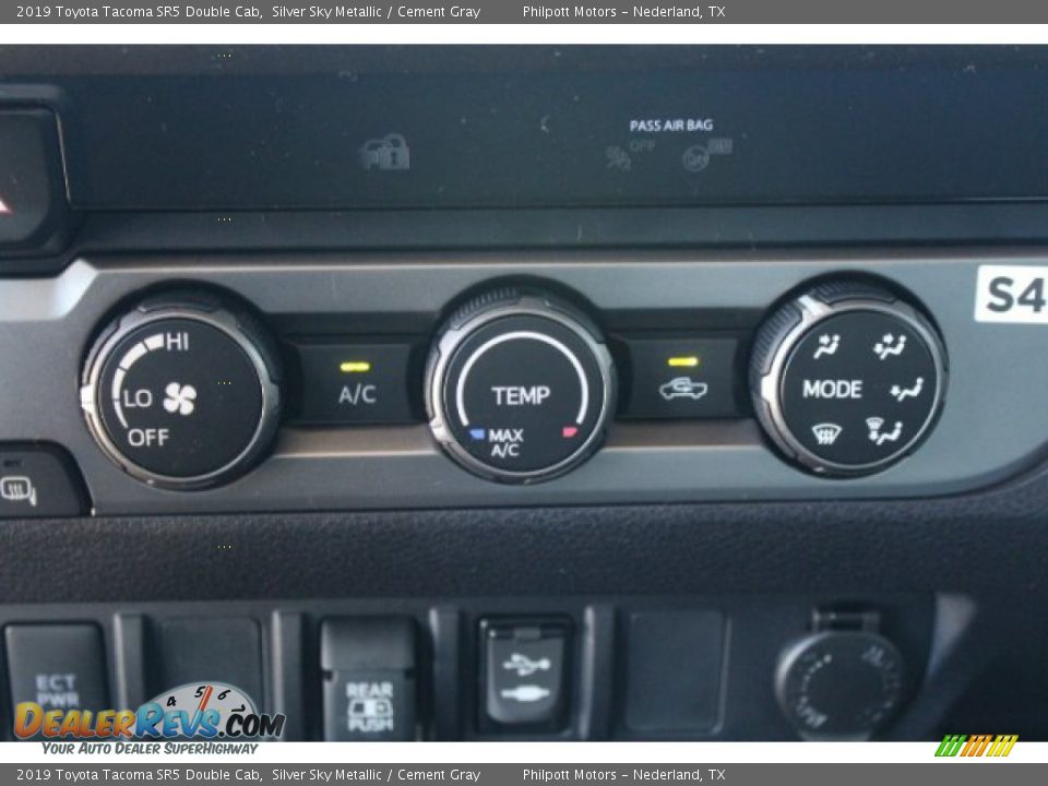 2019 Toyota Tacoma SR5 Double Cab Silver Sky Metallic / Cement Gray Photo #13