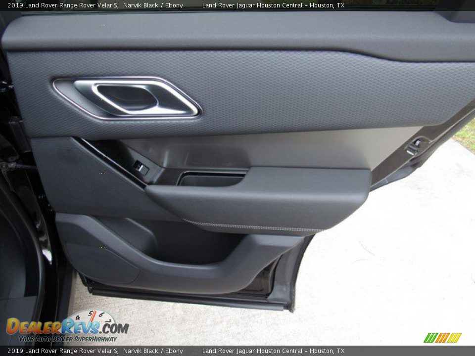 Door Panel of 2019 Land Rover Range Rover Velar S Photo #21