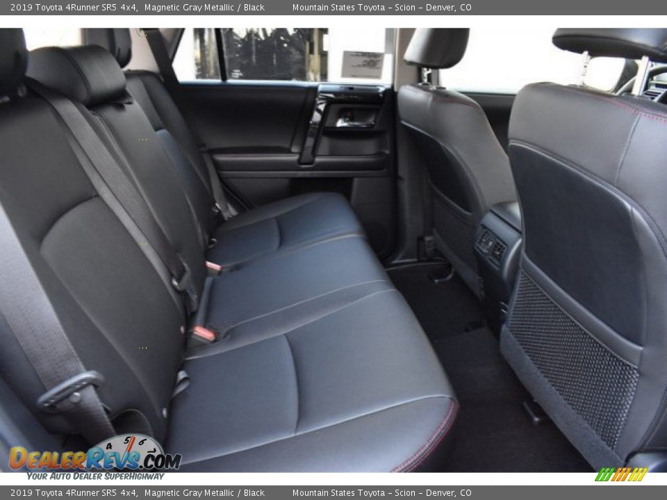 2019 Toyota 4Runner SR5 4x4 Magnetic Gray Metallic / Black Photo #18