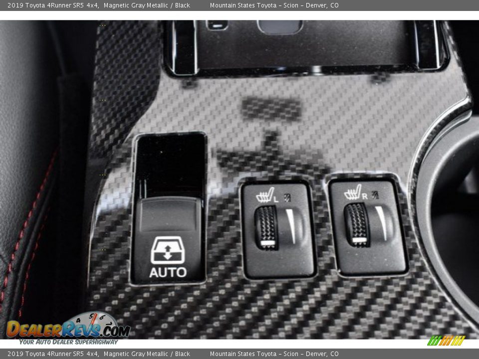 Controls of 2019 Toyota 4Runner SR5 4x4 Photo #30