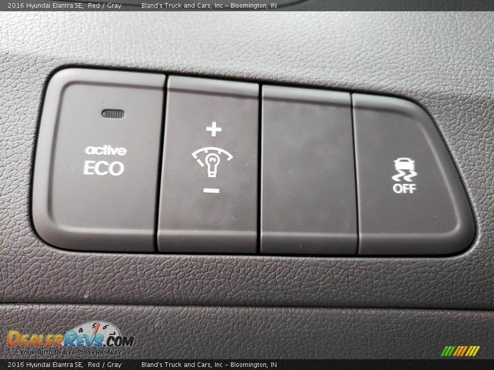2016 Hyundai Elantra SE Red / Gray Photo #9