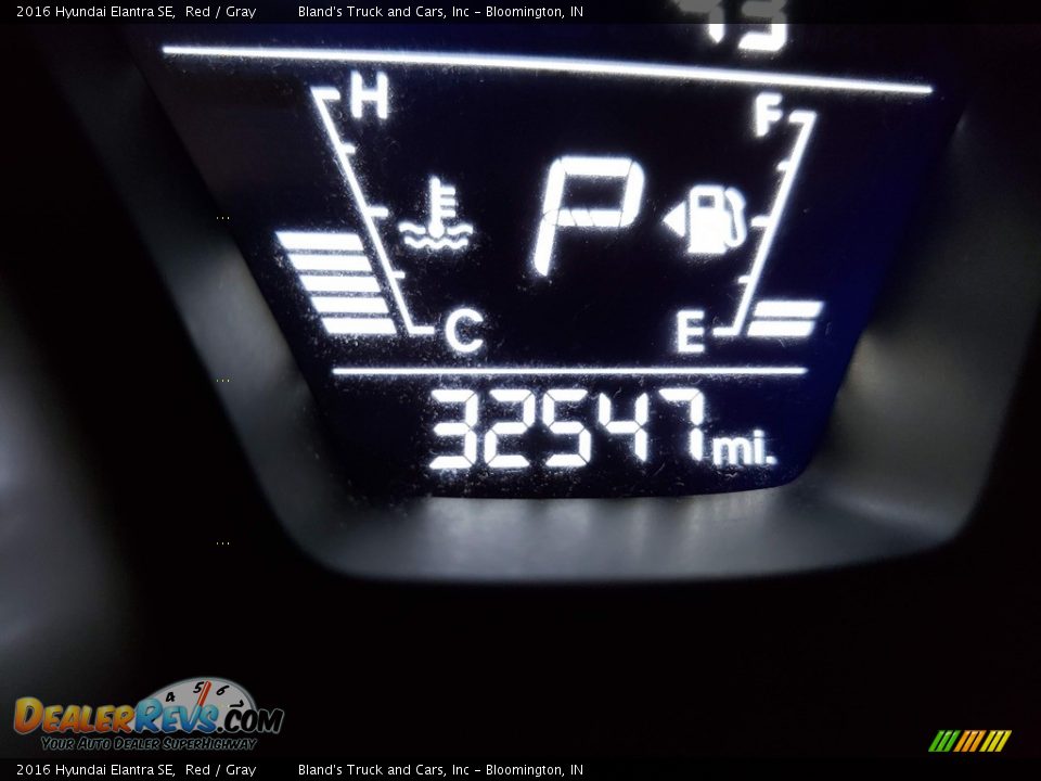 2016 Hyundai Elantra SE Red / Gray Photo #14