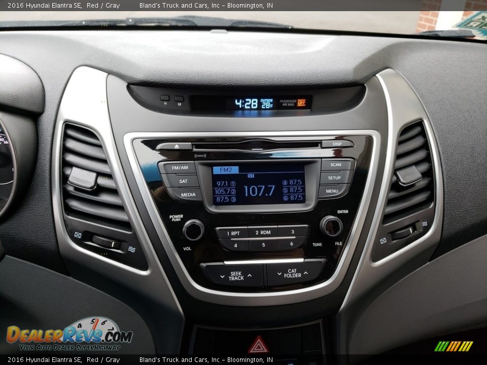 2016 Hyundai Elantra SE Red / Gray Photo #15