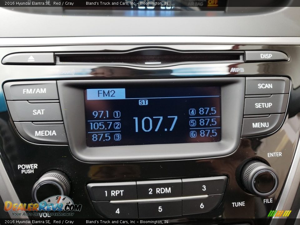 2016 Hyundai Elantra SE Red / Gray Photo #17