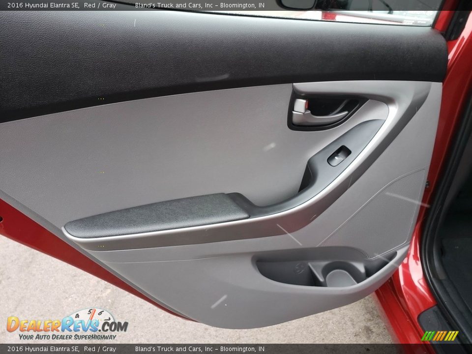 2016 Hyundai Elantra SE Red / Gray Photo #24