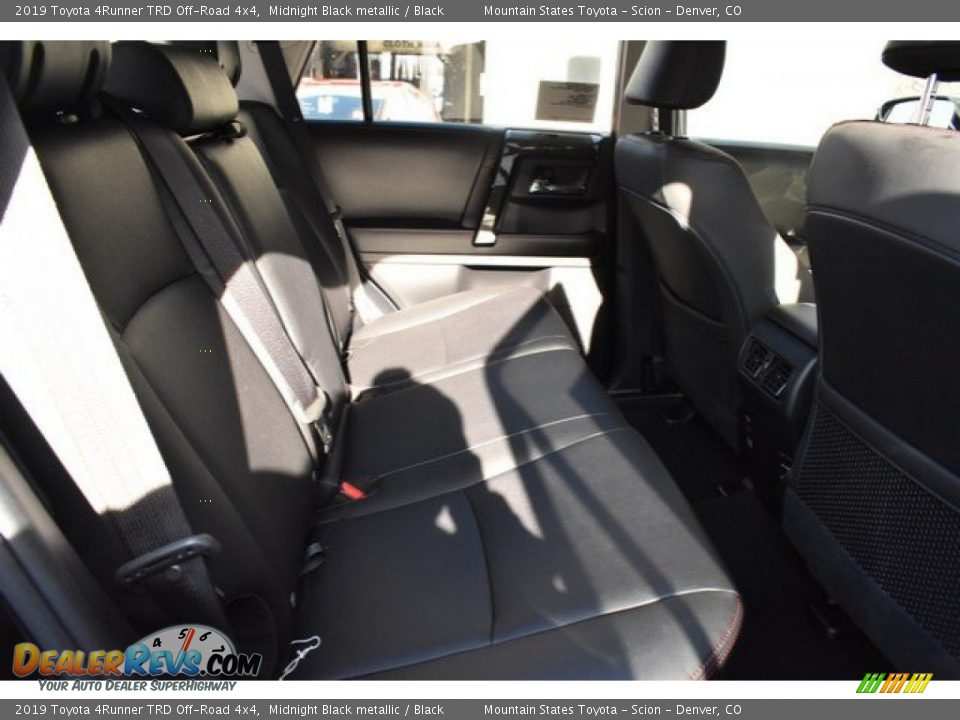 2019 Toyota 4Runner TRD Off-Road 4x4 Midnight Black metallic / Black Photo #18