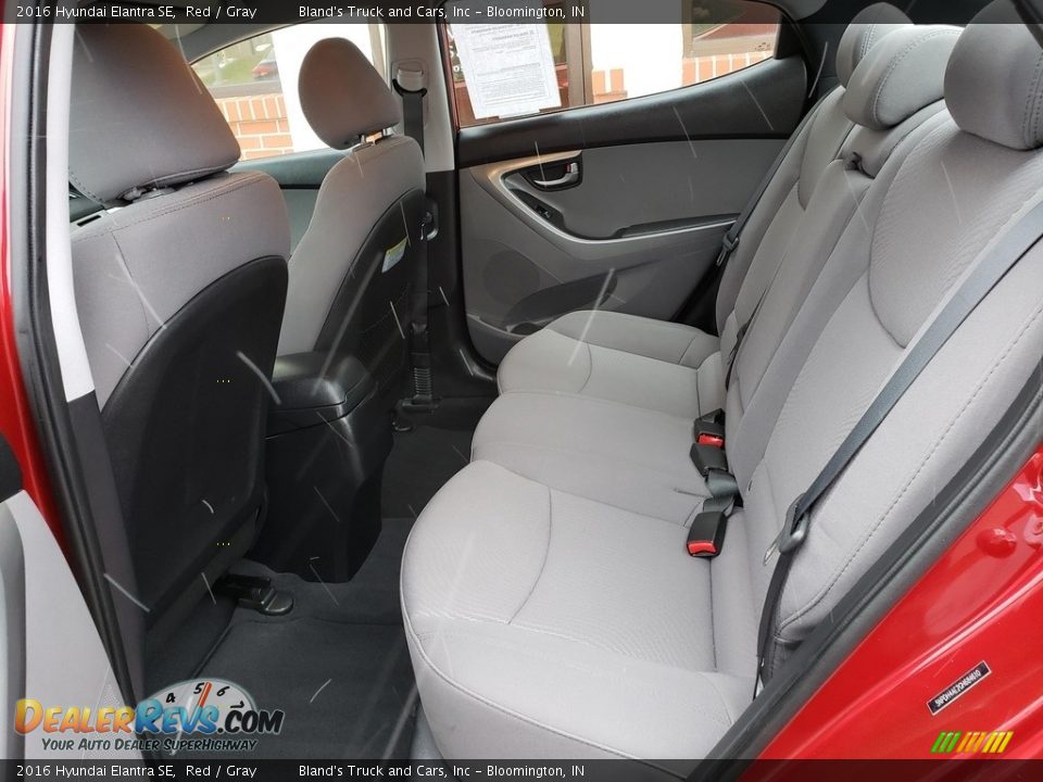 2016 Hyundai Elantra SE Red / Gray Photo #25