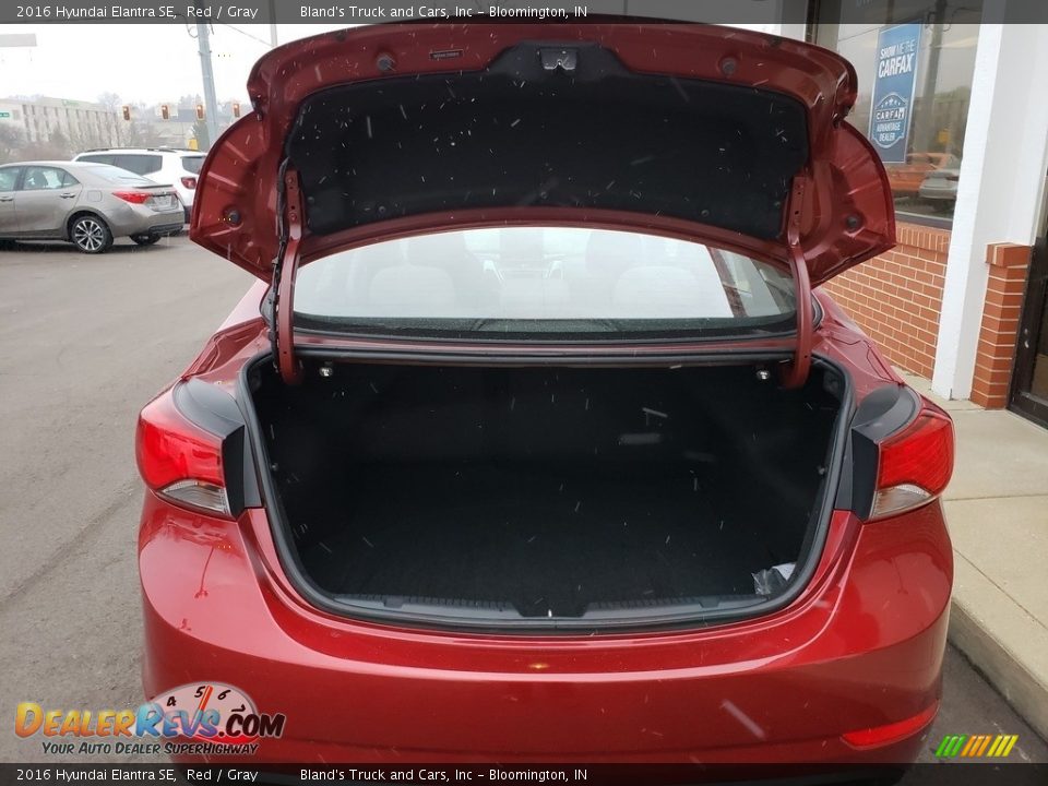 2016 Hyundai Elantra SE Red / Gray Photo #30