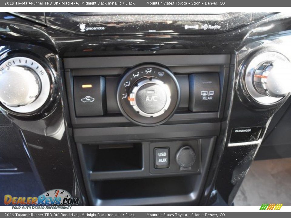 2019 Toyota 4Runner TRD Off-Road 4x4 Midnight Black metallic / Black Photo #29