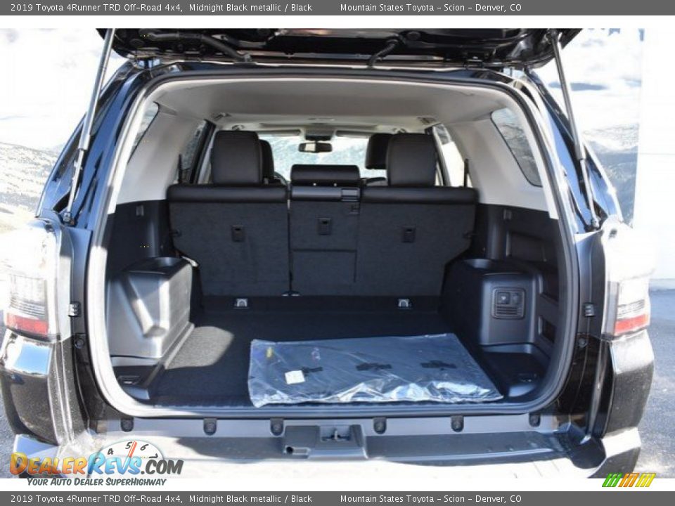 2019 Toyota 4Runner TRD Off-Road 4x4 Midnight Black metallic / Black Photo #31