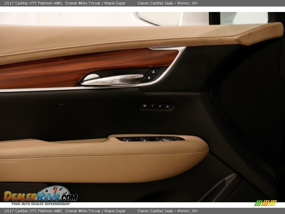 2017 Cadillac XT5 Platinum AWD Crystal White Tricoat / Maple Sugar Photo #5