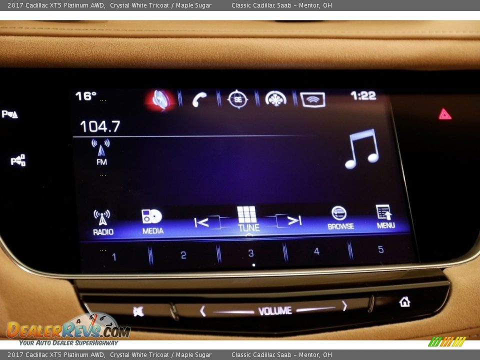 Controls of 2017 Cadillac XT5 Platinum AWD Photo #15