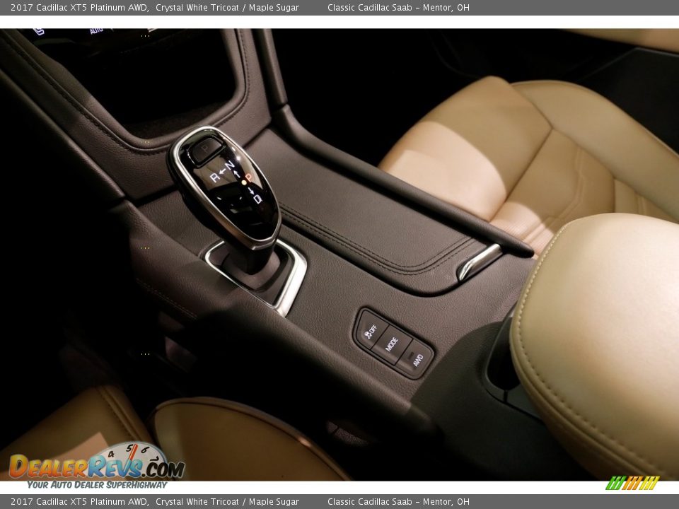 2017 Cadillac XT5 Platinum AWD Shifter Photo #16