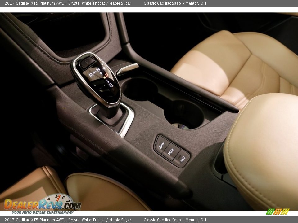 2017 Cadillac XT5 Platinum AWD Crystal White Tricoat / Maple Sugar Photo #17
