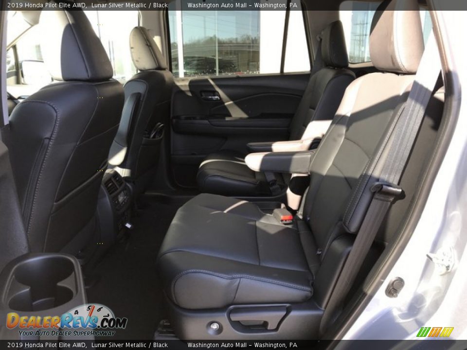 Rear Seat of 2019 Honda Pilot Elite AWD Photo #24