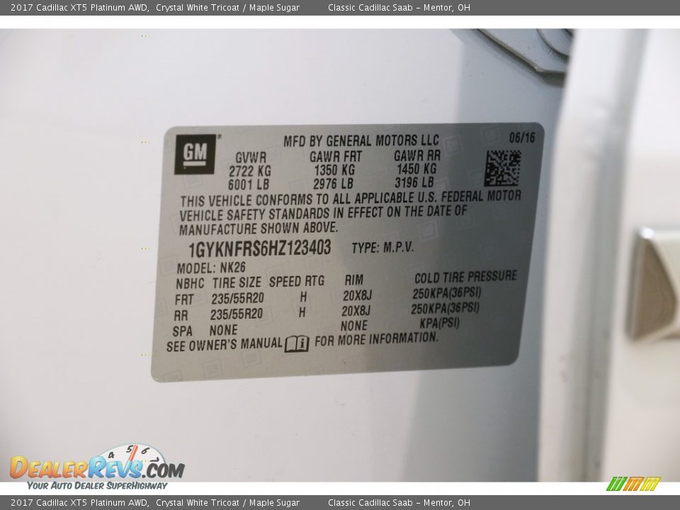 2017 Cadillac XT5 Platinum AWD Crystal White Tricoat / Maple Sugar Photo #24