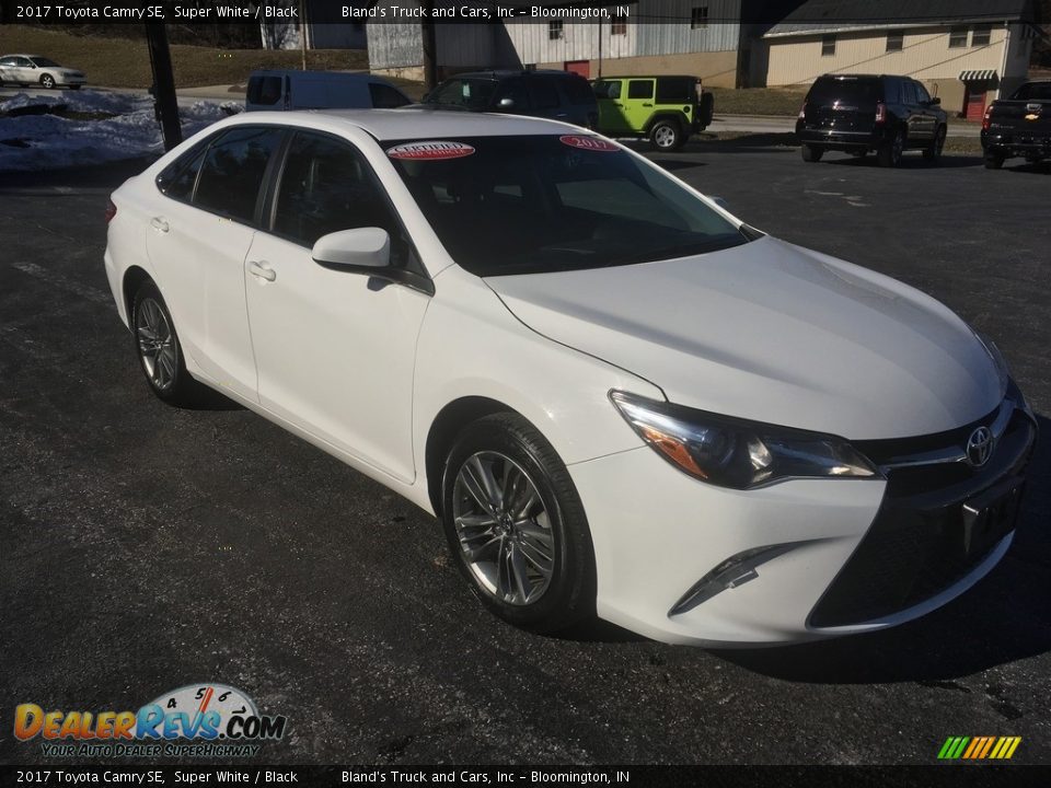 2017 Toyota Camry SE Super White / Black Photo #1