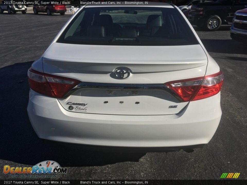 2017 Toyota Camry SE Super White / Black Photo #5