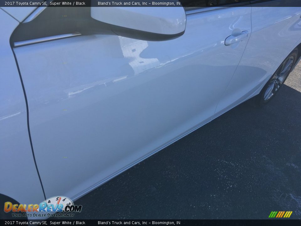 2017 Toyota Camry SE Super White / Black Photo #10