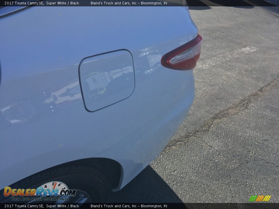 2017 Toyota Camry SE Super White / Black Photo #12