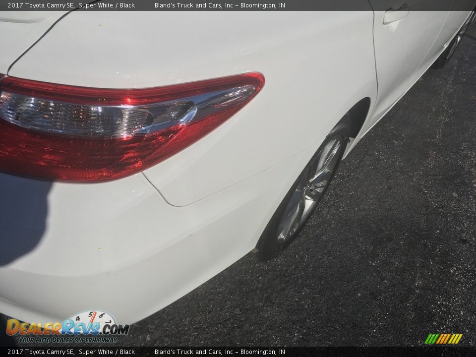2017 Toyota Camry SE Super White / Black Photo #14