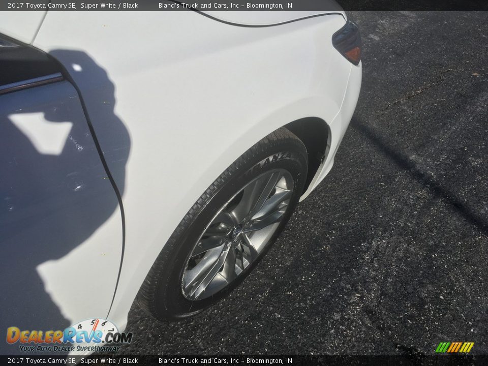2017 Toyota Camry SE Super White / Black Photo #16