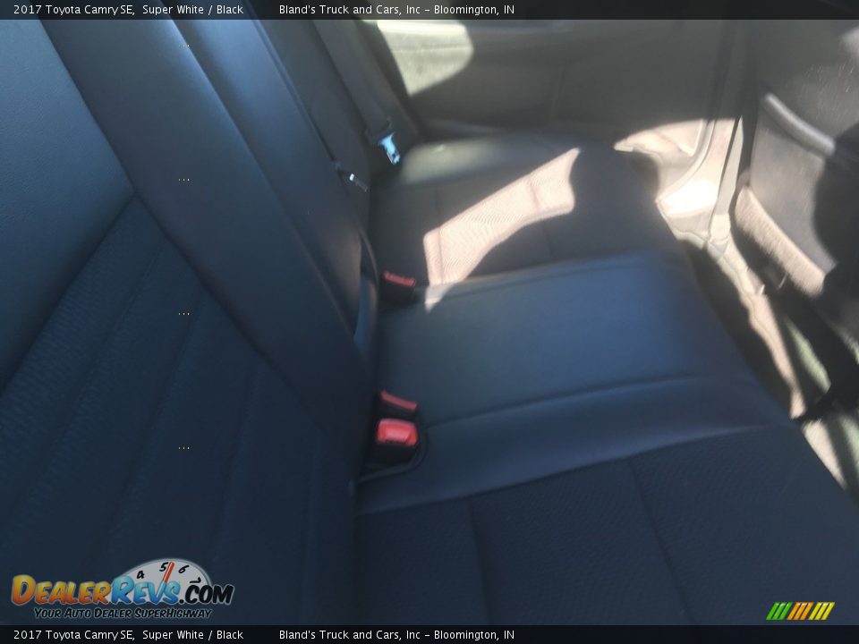 2017 Toyota Camry SE Super White / Black Photo #23
